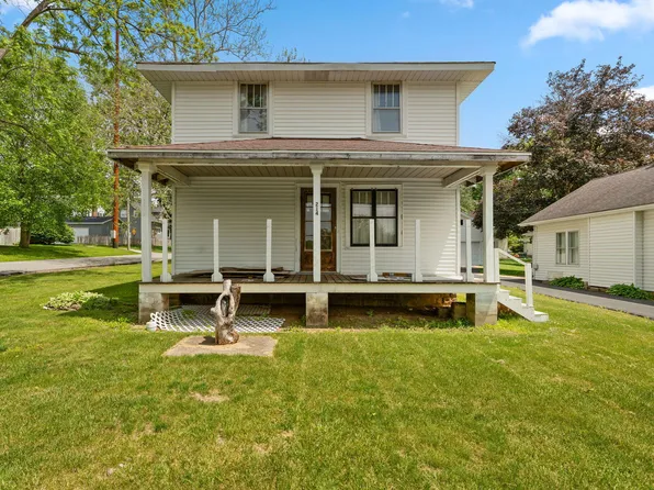 214 Center St, Valparaiso, IN 46385