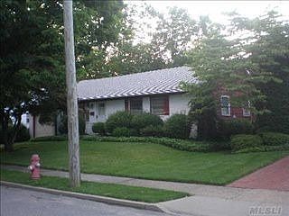 1st image of 8 Harbor Ln