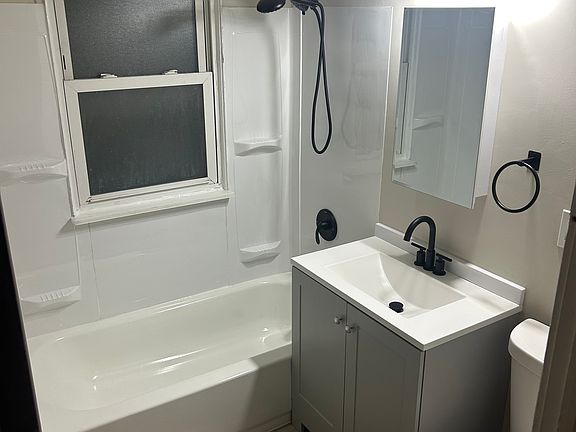 5th image of 1294 Fry Ave