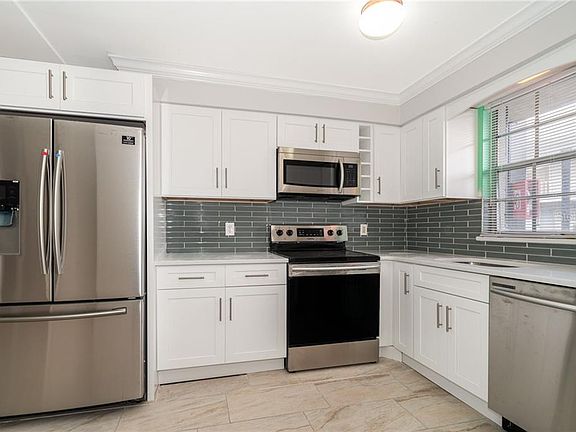 3rd image of 1250 Denning Dr #130