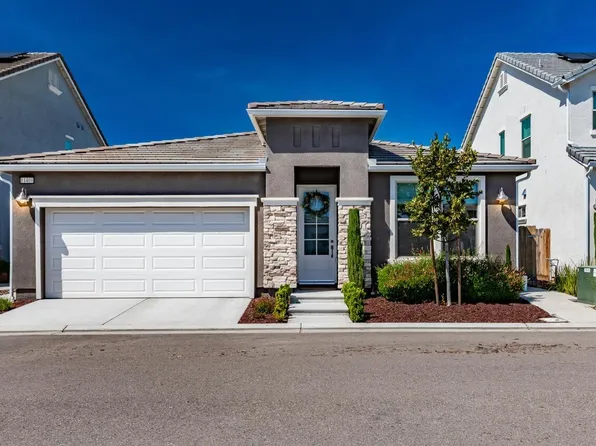 11401 N Via Campagna Dr, Fresno, CA 93730