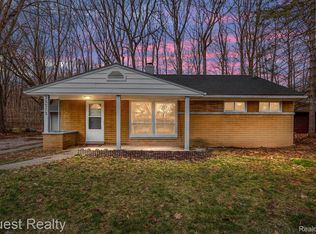 25373 Orchard Grove St, Southfield, MI 48033