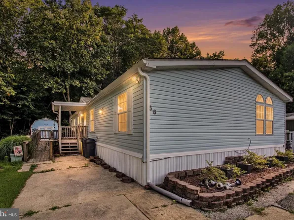 86 Edward Ln, Lothian, MD 20711