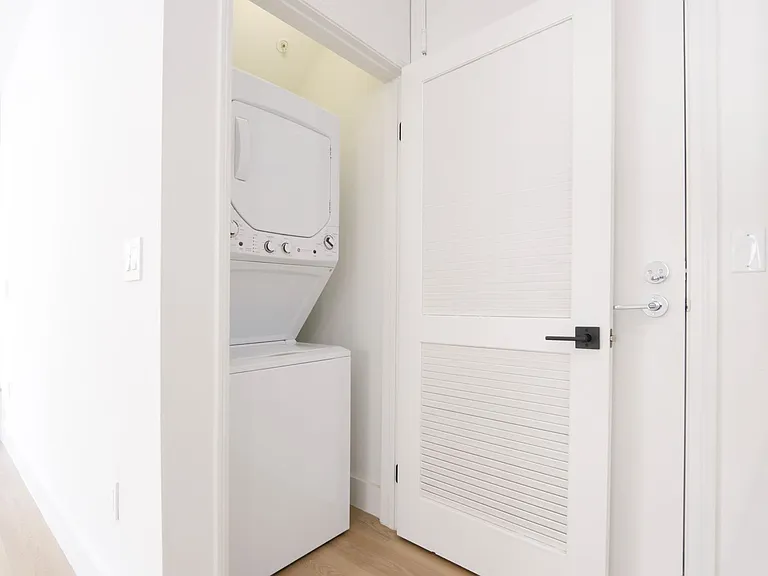 1325 North Poinsettia Pl — Photo 15
