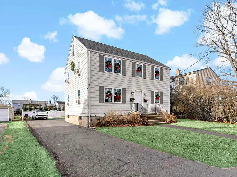 788 Reef Rd — Photo 1
