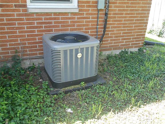 3rd image of 7999 Blackshear Dr