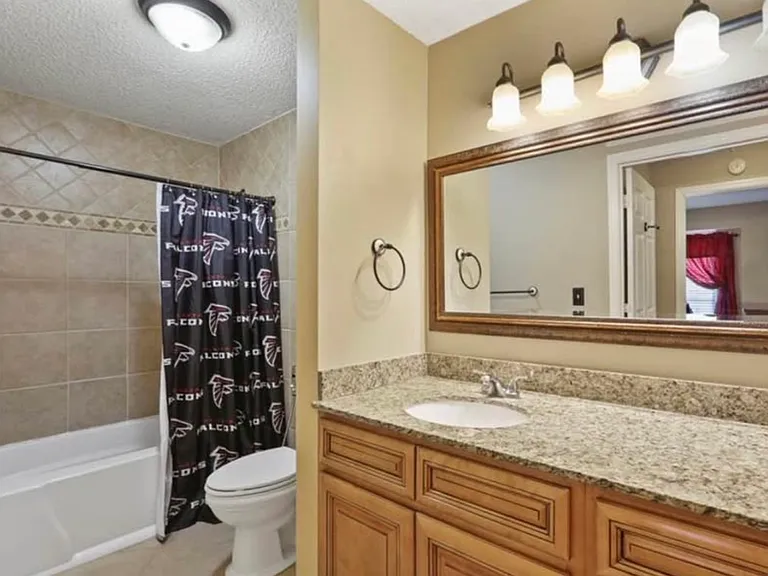 642 Granville Ct #2 — Photo 4