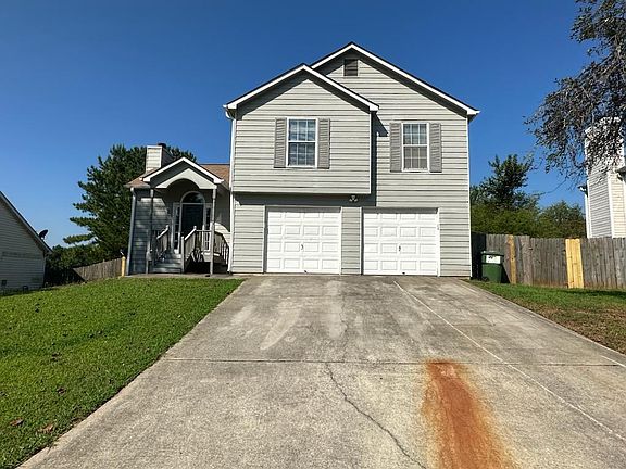 3rd image of 7082 Oakwood Cir