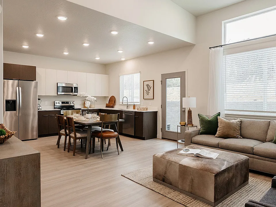 Railrunner Townhomes
