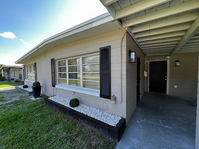 1006 Catherine St — Photo 1