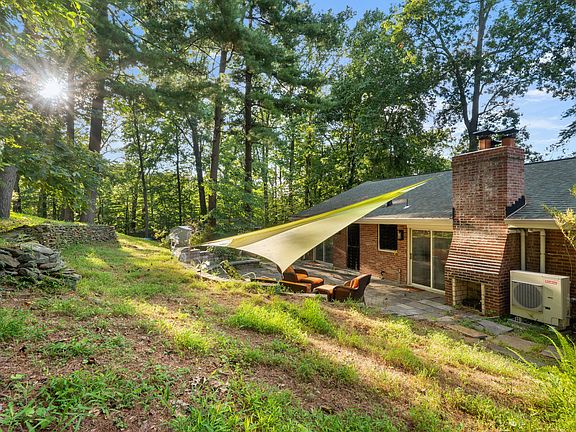 2nd image of 3706 Quaint Acre Cir