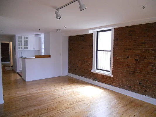 Rented by Tabak Real Estate | media 11