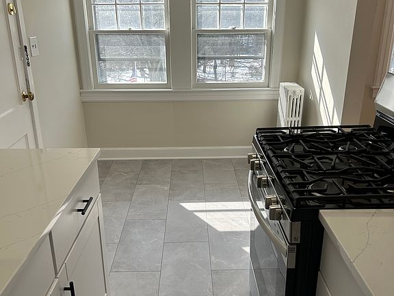 5th image of 164 Hudson St #11A