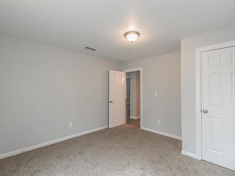 1809 Daniel St — Photo 15