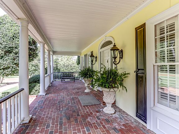 3rd image of 3164 Oak Manor Dr
