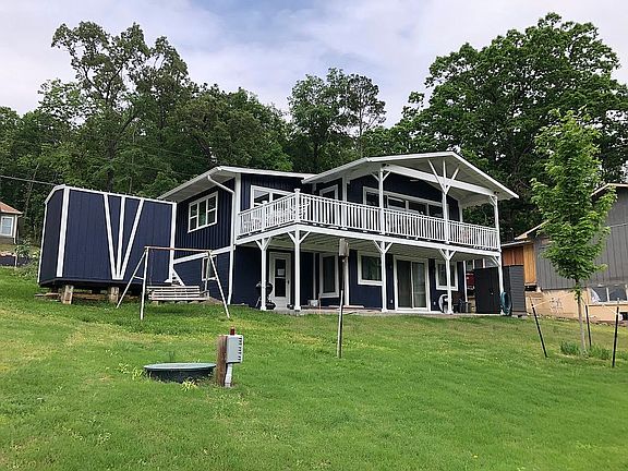 3rd image of 327 Arrowhead Dr
