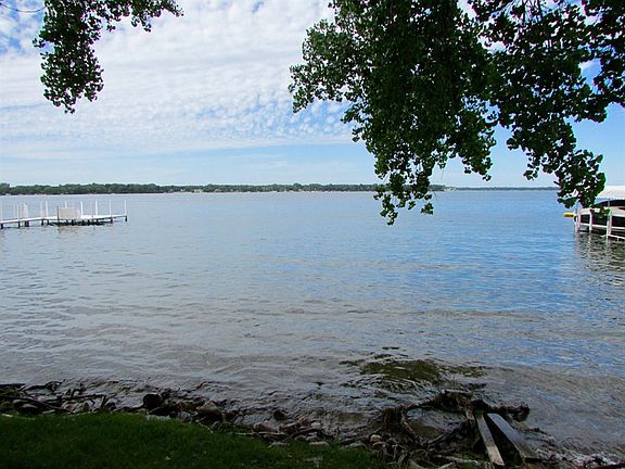 4th image of 2922 Okoboji Blvd