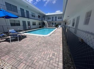 30 SE 4th Ave APT 102, Hallandale Beach, FL 33009