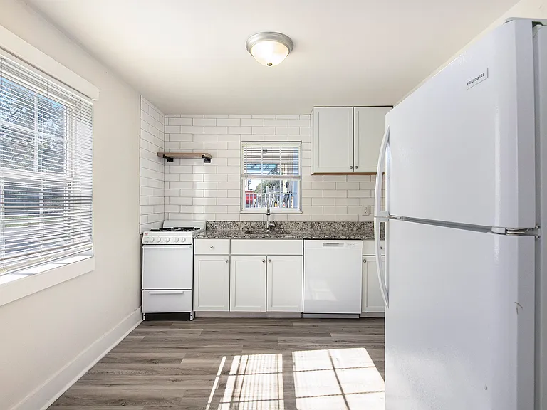 1902 Hampton Ave #2 — Photo 5