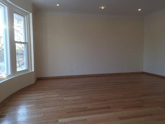 4th image of 5764 W Gunnison St #2W