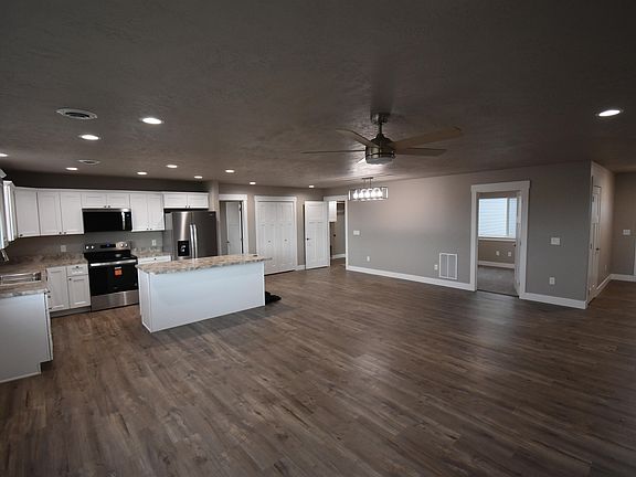 5th image of 1026 Reagan Street