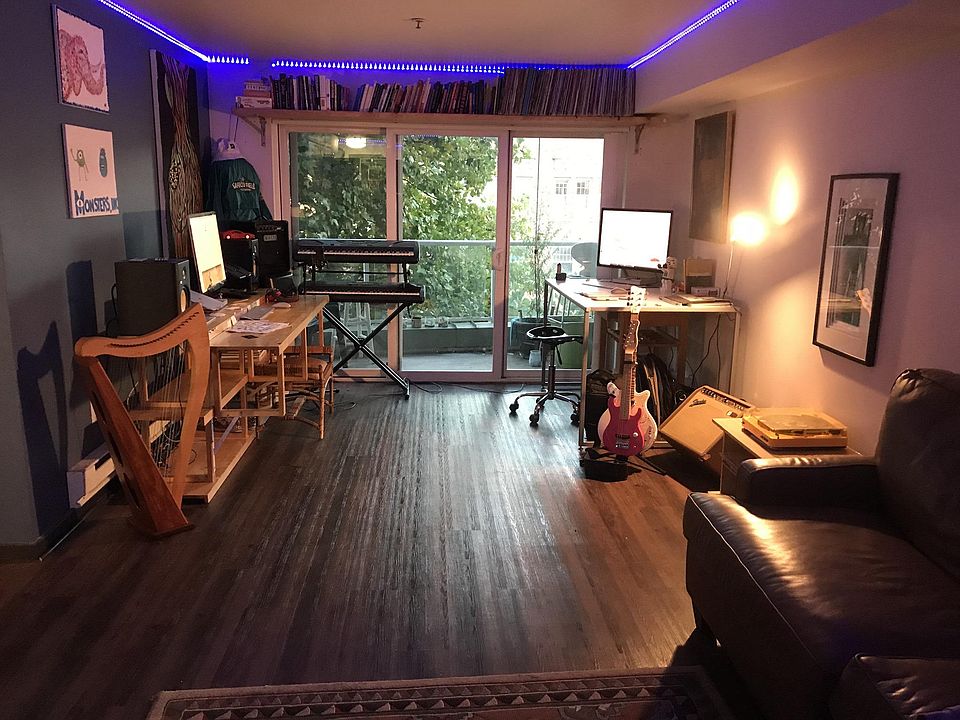 1st image of 5226 University Way NE #406