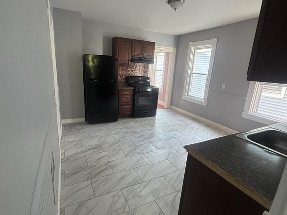 4th image of 1079 Kossuth St #2
