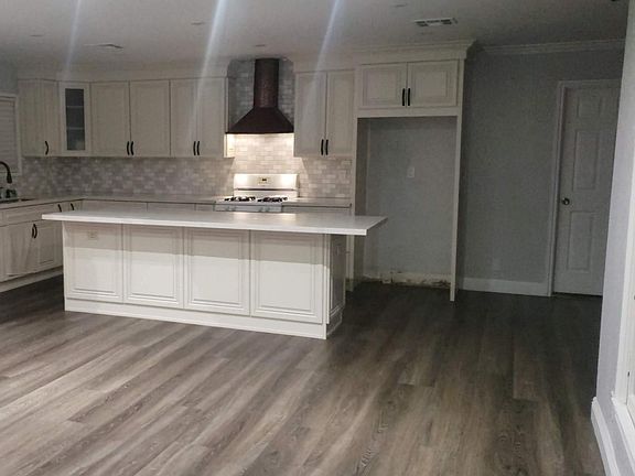 2nd image of 1517 W Randall Way