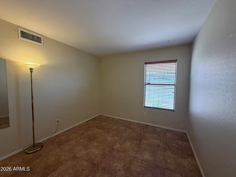 1289 W Maria Ln — Photo 15