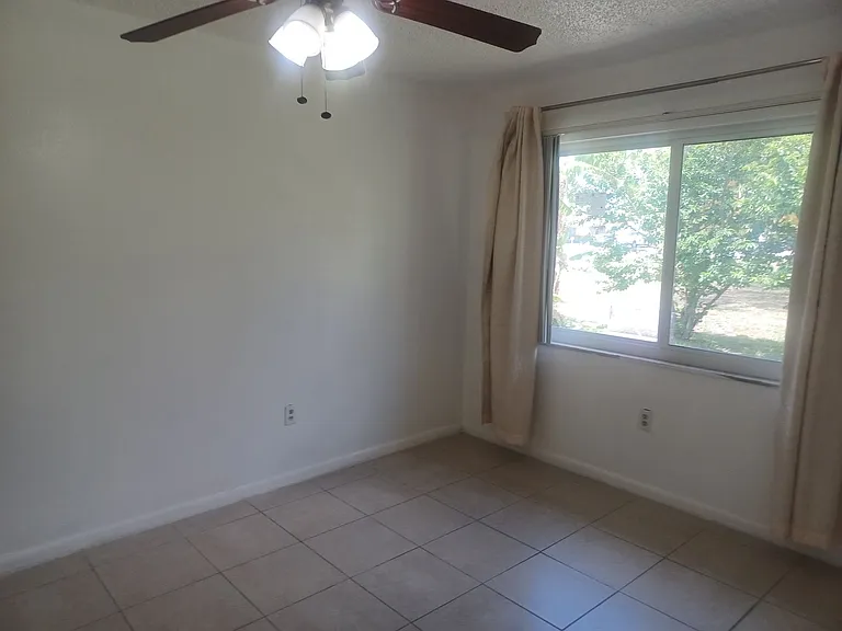 4808 Lucaya Dr — Photo 16