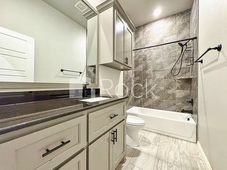 19113 Grove Pkwy — Photo 27