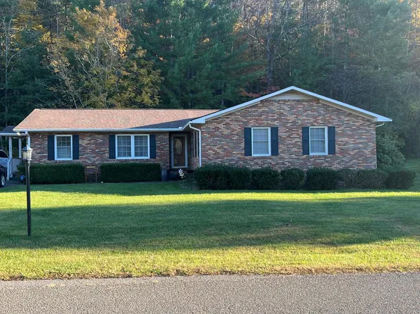 141 Terry Dr, Richlands, VA 24641