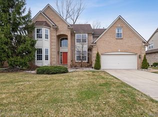 49288 Peninsular Dr, Van Buren Township, MI 48111