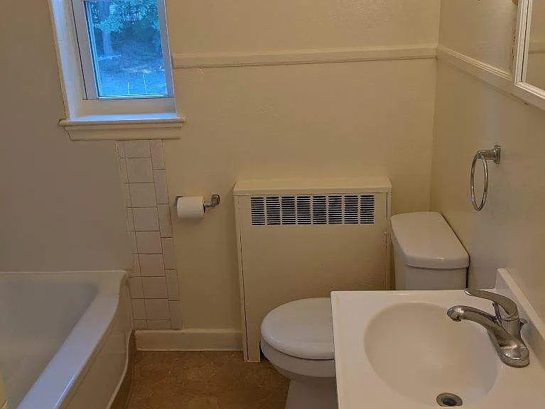 730 Chenango St #D17 — Photo 6