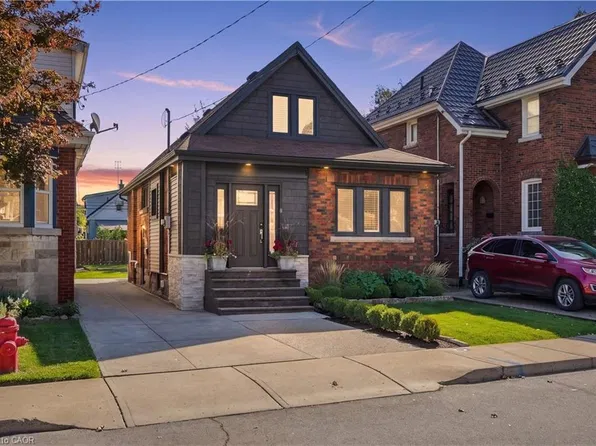 77 Houghton Ave S, Hamilton, ON L8K 2M9