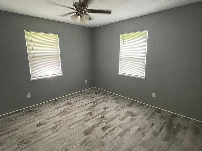 1015 Dogwood Ave — Photo 9