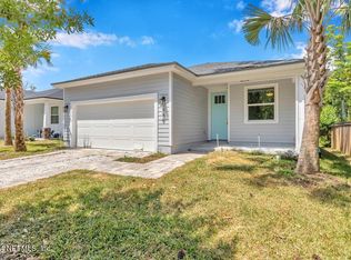 650 Begonia St, Atlantic Beach, FL 32233