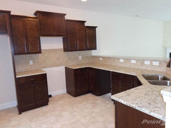 142 WF - Kitchen .jpg