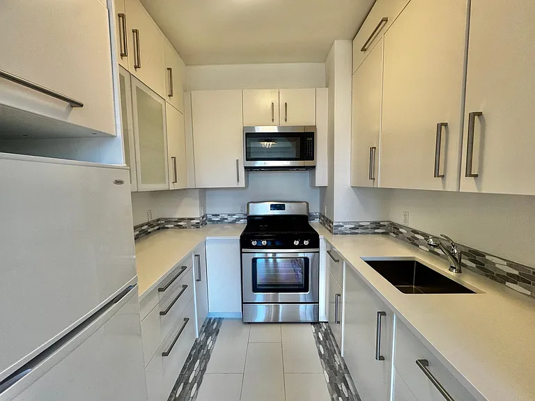 2999 California St #54 — Photo 1