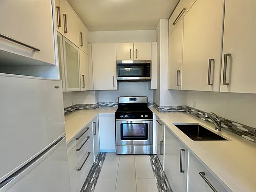 2999 California St #54 Photo 1