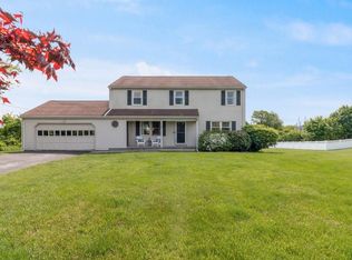 24 Soares Dr, Portsmouth, RI 02871