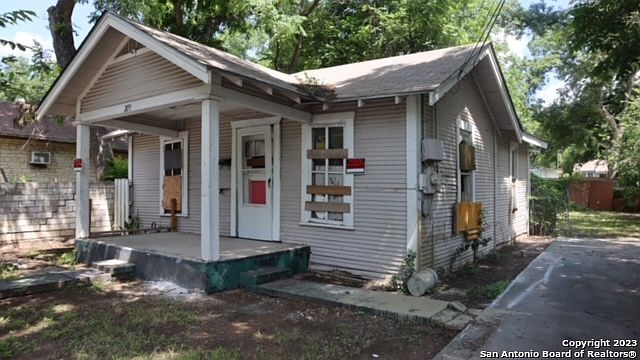 1st image of 209 Weaver St