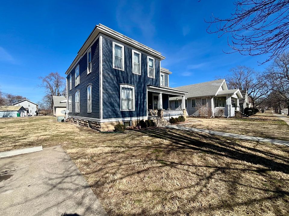 504 Delaware St, Hiawatha, KS 66434 Zillow