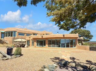 8 Hampton Rd, Santa Fe, NM 87505