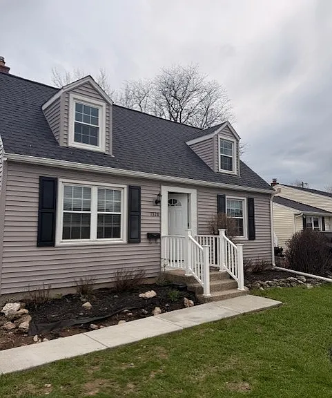 1328 Cleveland Dr — Photo 2