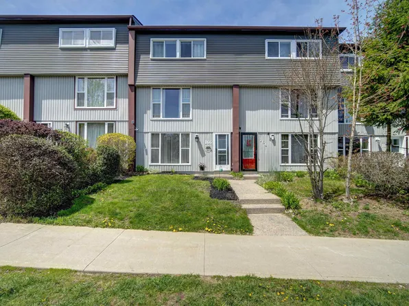 166 Ridge Valley Rd, Halifax, NS B3P 2L9