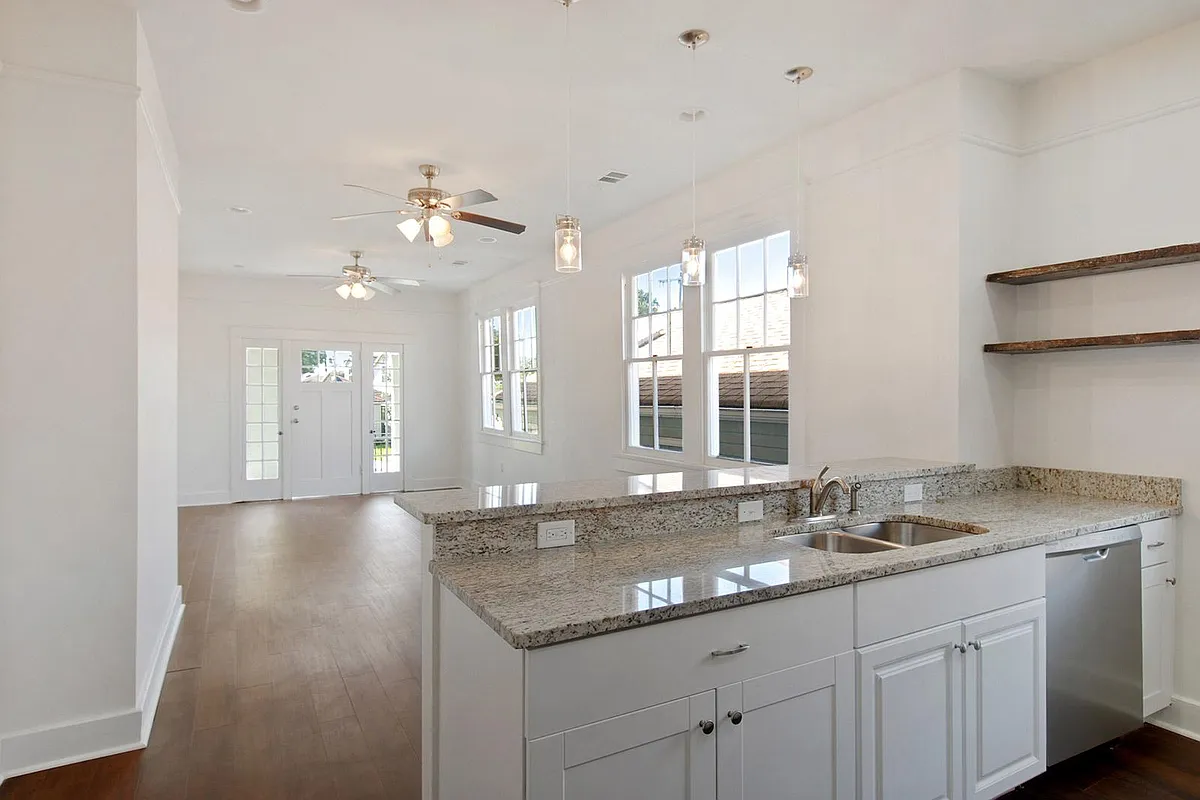 Building Photo - 4111 Clematis St #4111
