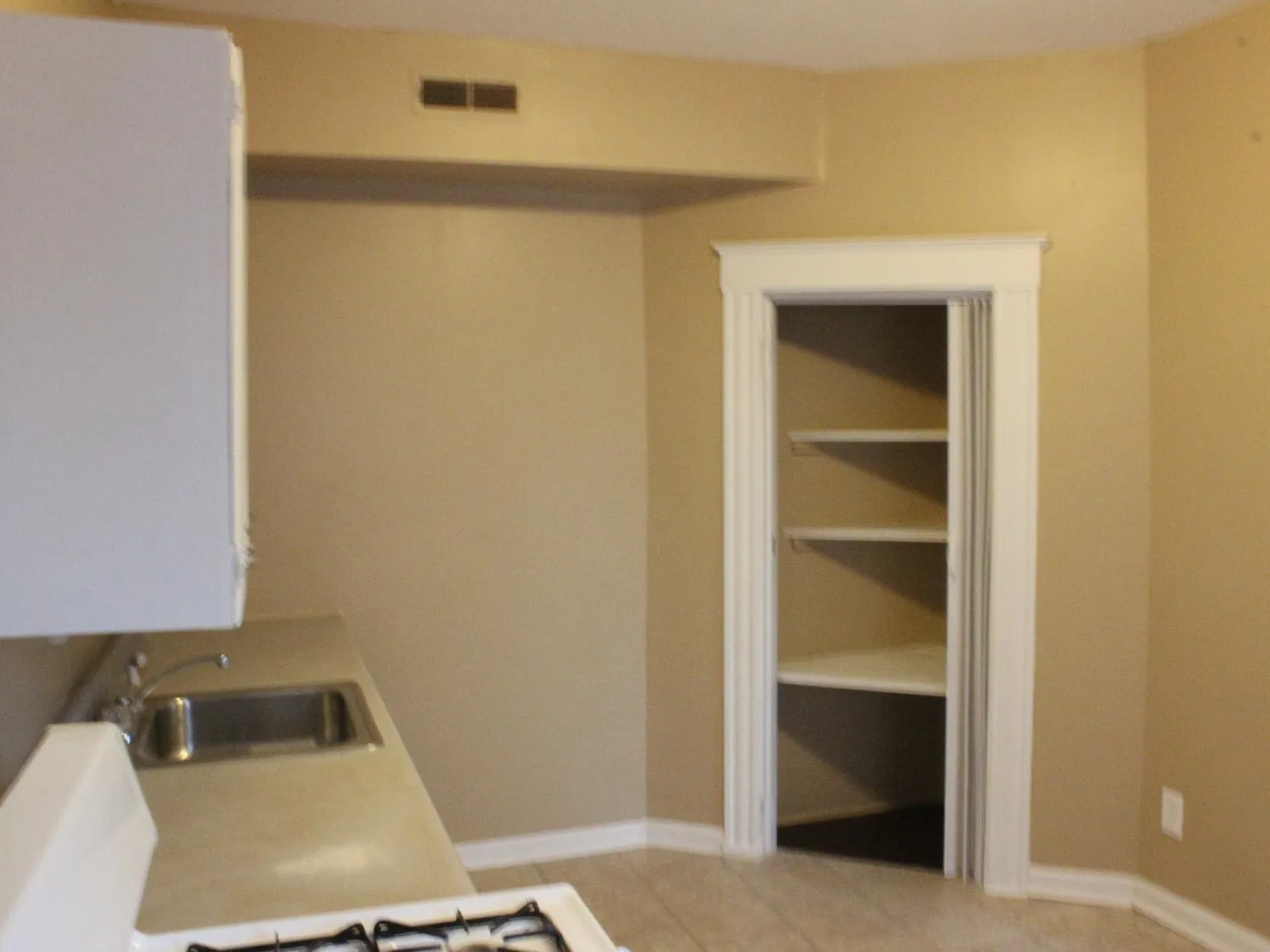 2 bed, 100 sqft, $1,199 — Photo 4