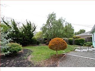5th image of 836 Sycamore Dr