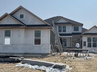 2453 Cedar Bluffs DRIVE, Slinger, WI 53086